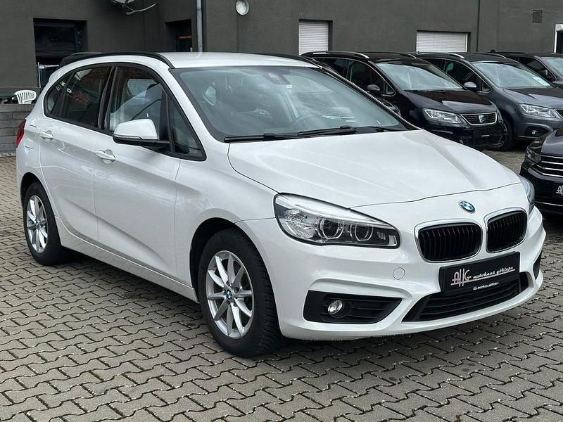 Gebraucht BMW 220 Active Tourer Basis 190 PS (139 kW) 2015 Weiß Van / Kleinbus