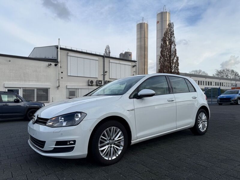 Pure white Gebraucht 2014 VW Golf VII Cup Limousine | 11.870 € (Guter Preis) - Bild 1/4