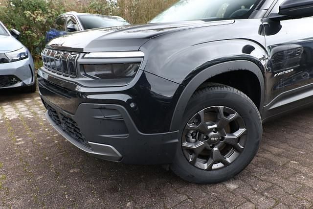Neu Jeep Avenger Longitude 110 PS (80 kW) 2025 Volcano black volcano black SUV