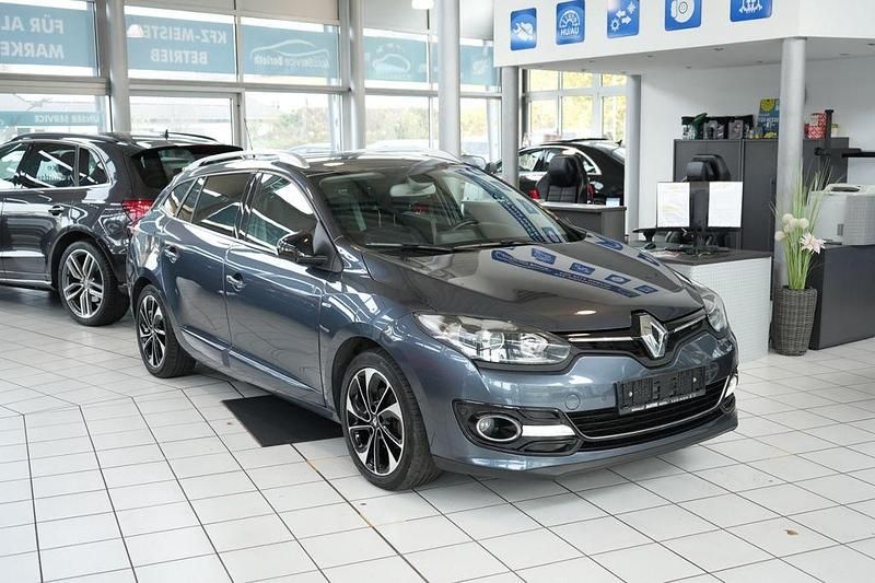 Grau Gebraucht 2015 Renault Mégane III Bose Edition Limousine | 6.900 € (Fairer Preis) - Bild 1/4