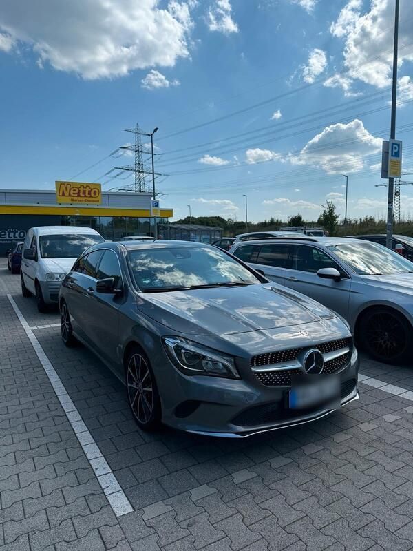 Grau Gebraucht 2016 Mercedes CLA250 Shooting Brake Kombi | 18.500 € (Fairer Preis) - Bild 1/3