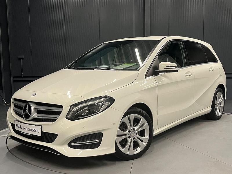 Weiß Gebraucht 2016 Mercedes B180 Urban Van / Kleinbus | 13.890 € (Fairer Preis) - Bild 1/4