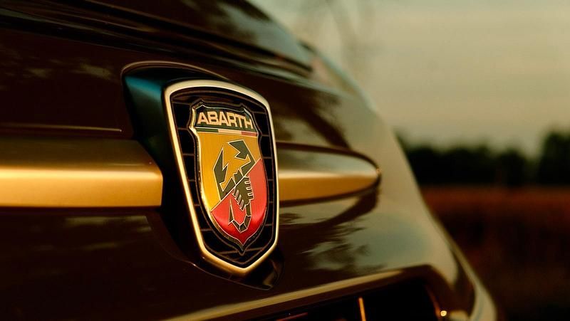 Gebraucht Abarth 695 165 PS (121 kW) 2018 Grau Kleinwagen