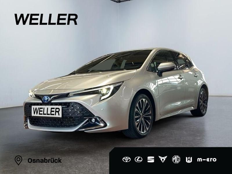 Silber Gebraucht 2023 Toyota Corolla Team Limousine | 25.980 € (Fairer Preis) - Bild 1/4