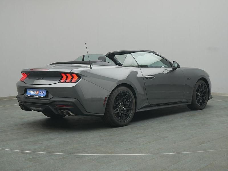 Neu Ford Mustang GT 446 PS (328 kW) 2025 Carbonized gray Cabrio