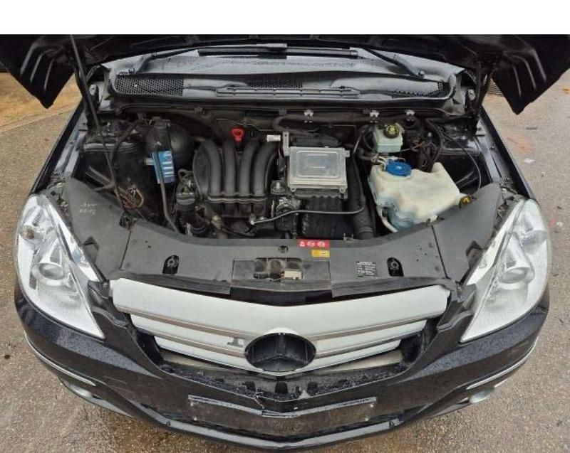 Gebraucht Mercedes B180 116 PS (85 kW) 2010 Van / Kleinbus