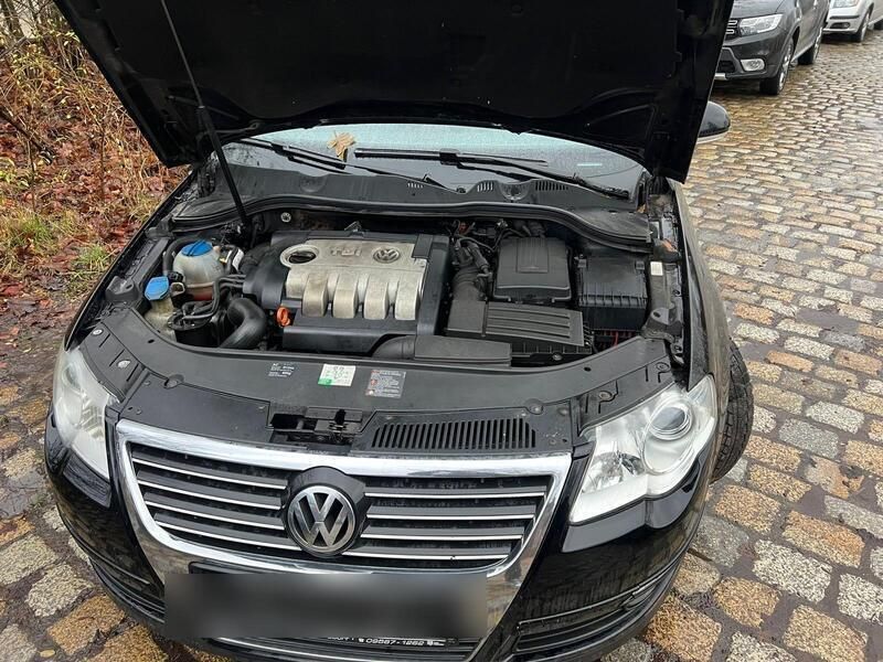 Schwarz Gebraucht 2005 VW Passat Kombi | 2.300 € (Fairer Preis) - Bild 1/4