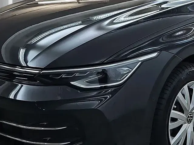 Gebraucht VW Golf VIII 150 PS (110 kW) 2026 Uranograu Limousine