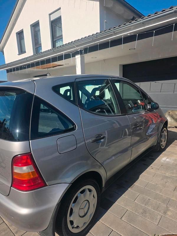 Gebraucht Mercedes A160 102 PS (75 kW) 2000 Silber Kleinwagen