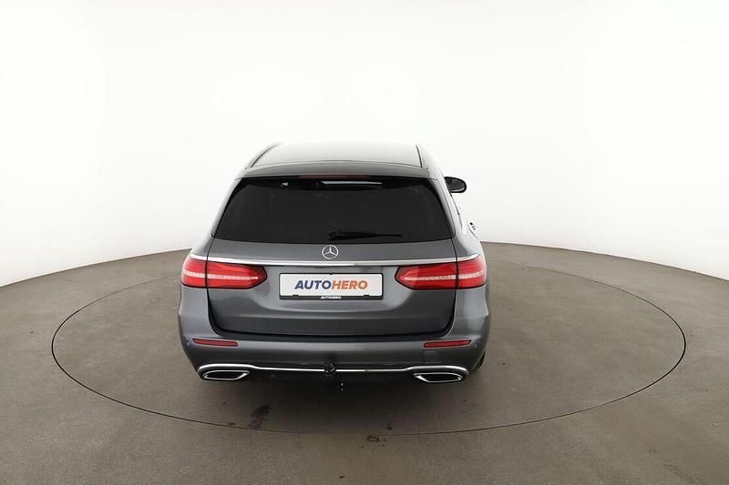 Gebraucht Mercedes E220 Avantgarde 194 PS (142 kW) 2017 Grau Kombi