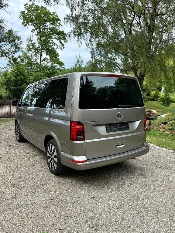 Gebraucht VW Multivan Comfortline 150 PS (110 kW) 2021 Beige Van / Kleinbus