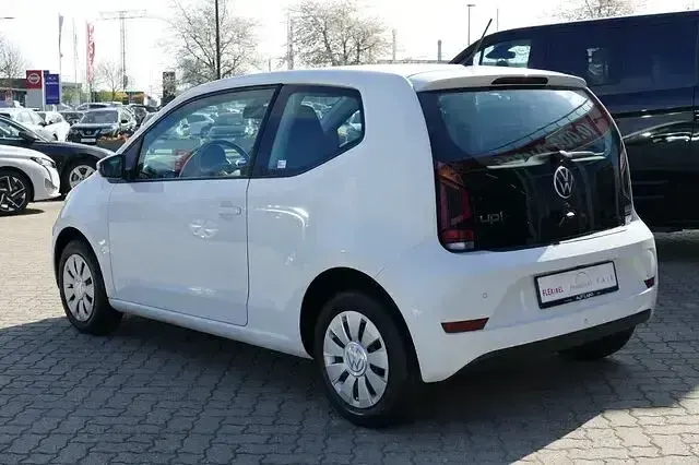 Second-hand VW up! Basis 65 CP (47 kW) 2021 Alb Hatchback
