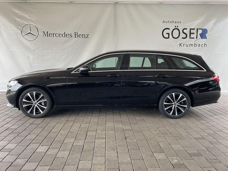 Schwarz Gebraucht 2021 Mercedes E300 Business Limousine | 25.990 € (Fairer Preis) - Bild 1/4