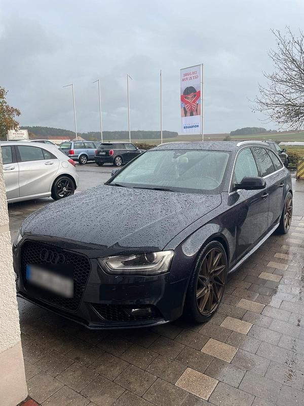 Blau Gebraucht 2015 Audi A4 Kombi | 12.300 € (Etwas zu teuer) - Bild 1/4