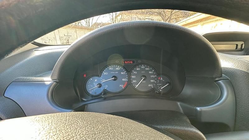 Gebraucht Citroën Berlingo 108 PS (79 kW) 2003 Silber Van / Kleinbus