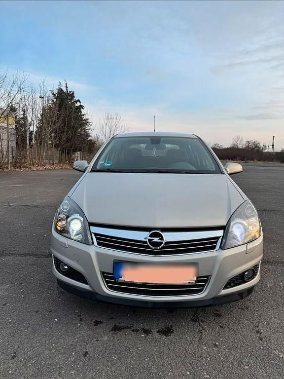 Gebraucht Opel Astra 116 PS (85 kW) 2008 Grau Limousine