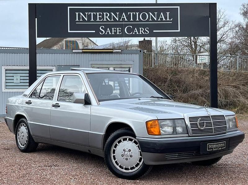 Gebraucht Mercedes 190 94 PS (69 kW) 1991 Silber Limousine