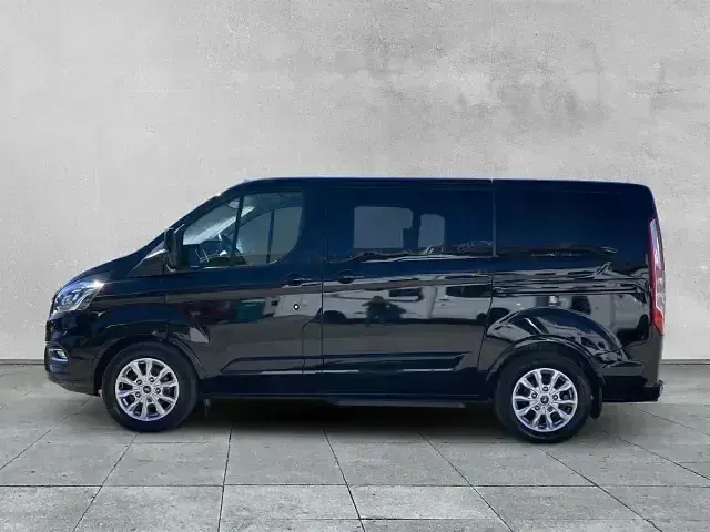 Używany Ford Tourneo Custom Titanium 2018 Czarny Van
