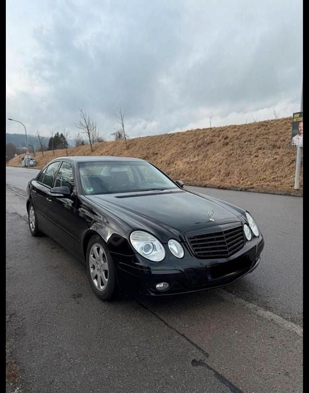 Usata Mercedes E200 184 CV (135 kW) 2009 Nero Berlina