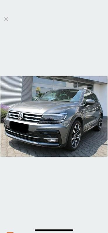 Grau Gebraucht 2017 VW Tiguan Highline SUV | 23.000 € (Fairer Preis) - Bild 1/4