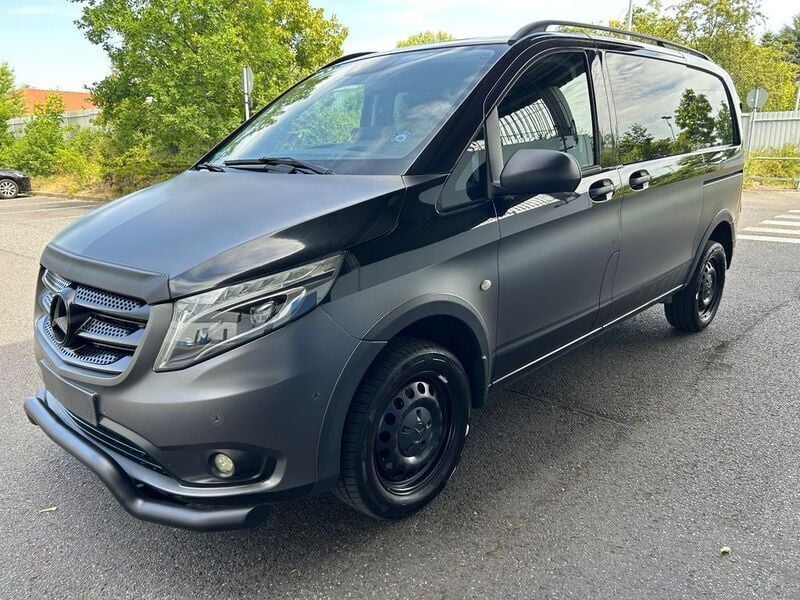 Obsidianschwarz Gebraucht 2015 Mercedes Vito Van / Kleinbus | 27.995 € (Etwas zu teuer) - Bild 1/4