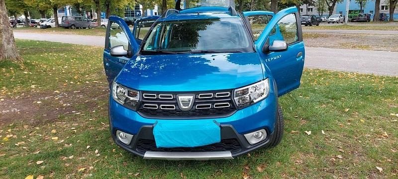 Blau Gebraucht 2017 Dacia Sandero Stepway Kleinwagen | 6.000 € (Superpreis) - Bild 1/4