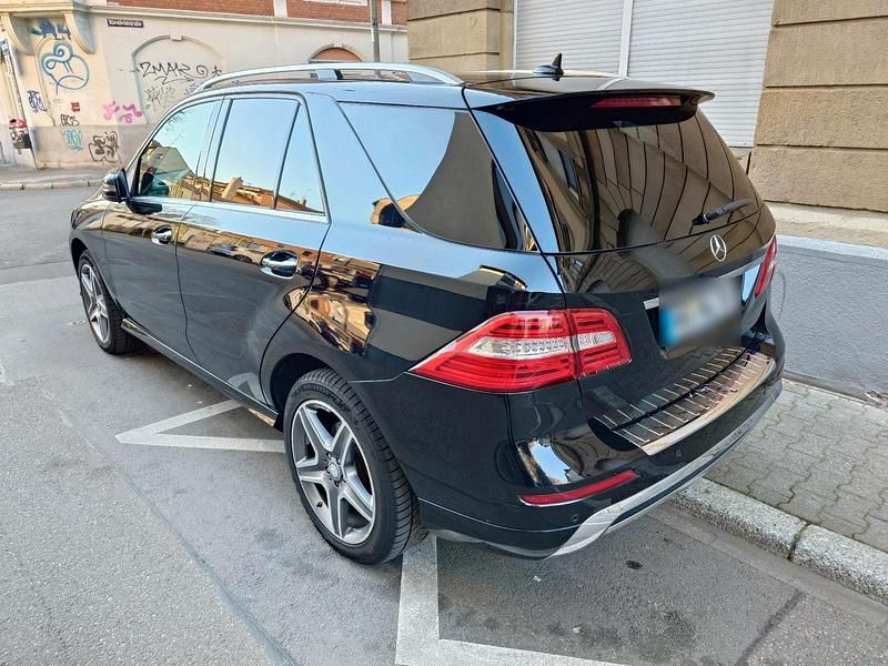Gebraucht Mercedes ML350 258 PS (189 kW) 2014 Schwarz SUV