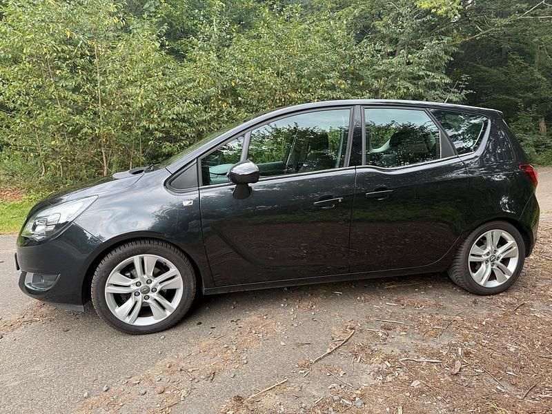 Gebraucht Opel Meriva 120 PS (88 kW) 2014 Schwarz Van / Kleinbus