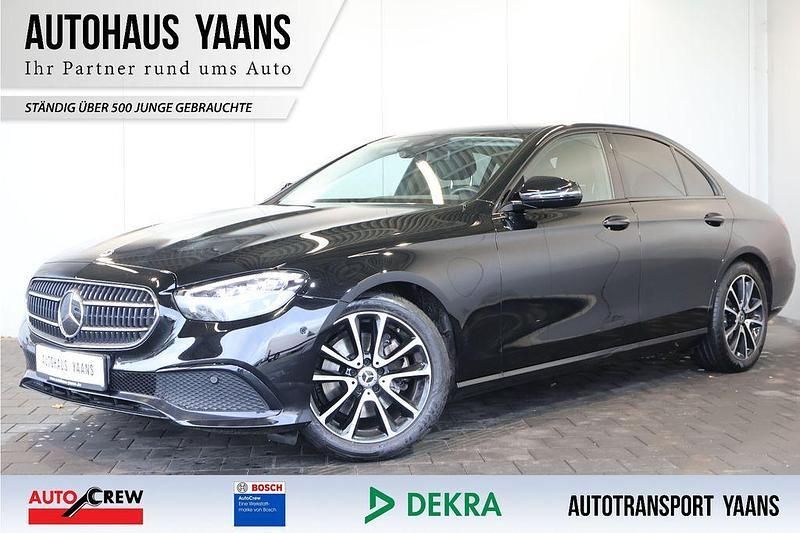 Schwarz Gebraucht 2021 Mercedes E220 Avantgarde Limousine | 36.989 € (Fairer Preis) - Bild 1/4