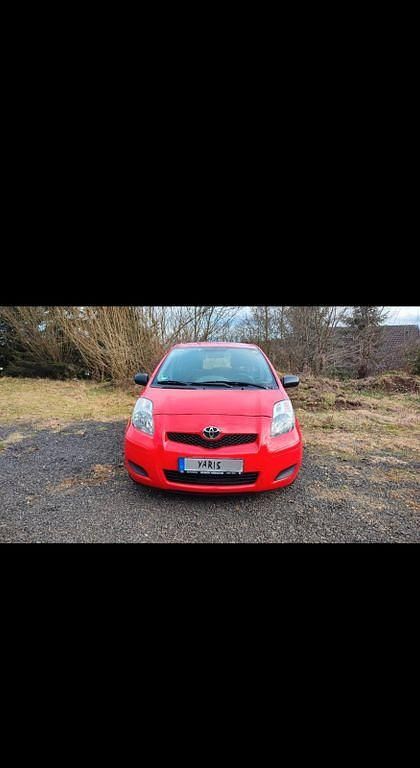 Gebraucht Toyota Yaris Cool 101 PS (74 kW) 2009 Rot Kleinwagen