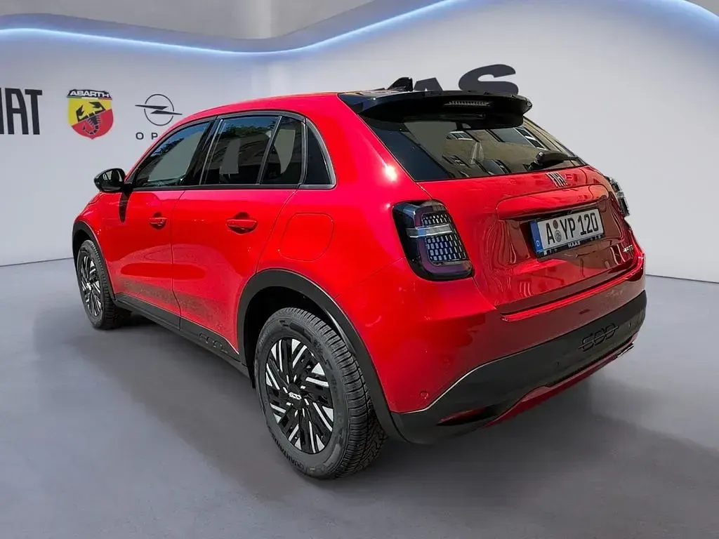 Gebraucht Fiat 600 136 PS (100 kW) 2025 Rot SUV