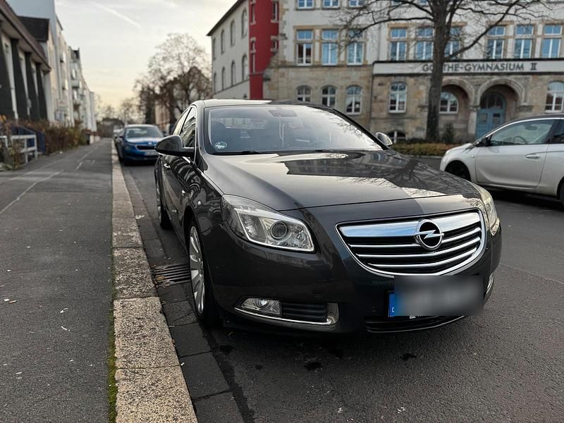 Gebraucht Opel Insignia 160 PS (117 kW) 2011 Grau Limousine