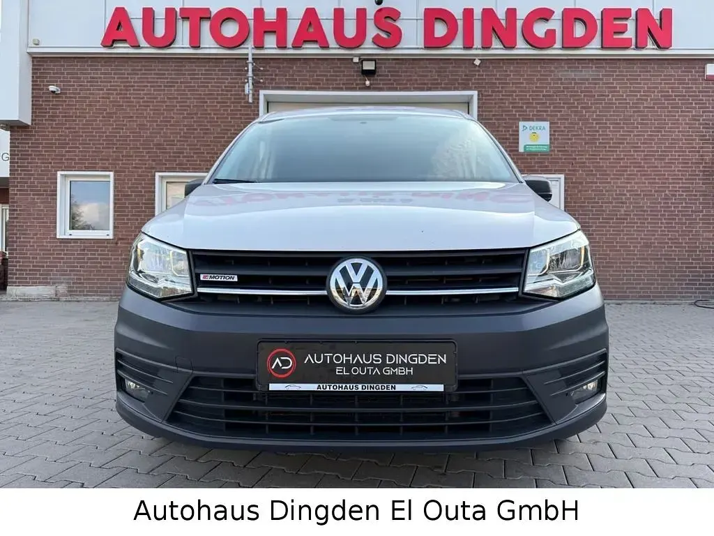 Second-hand VW Caddy 122 CP (89 kW) 2020 Alb Monovolum