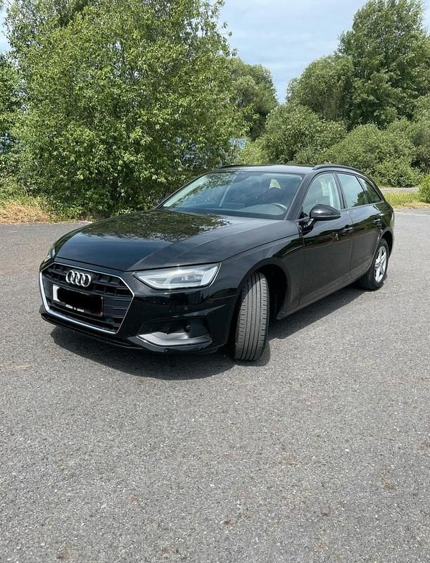 Gebraucht Audi A4 163 PS (119 kW) 2020 Schwarz Kombi