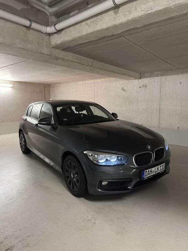 Grau Gebraucht 2015 BMW 118 Advantage Kleinwagen | 12.650 € (Fairer Preis) - Bild 1/4