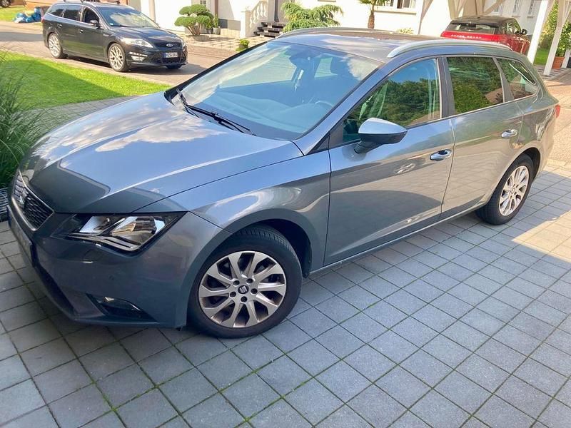 Grau Gebraucht 2014 Seat Leon ST Style Kombi | 9.600 € (Guter Preis) - Bild 1/4
