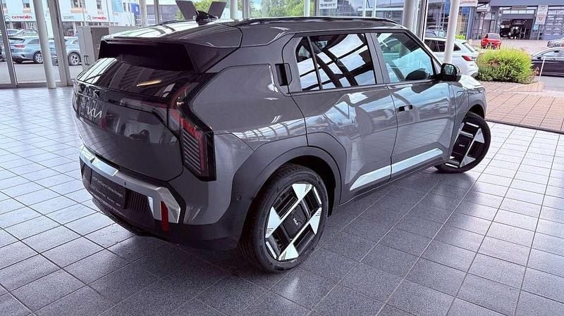 Używany Kia EV3 Earth 150 kW (204 KM) 2025 Szary SUV