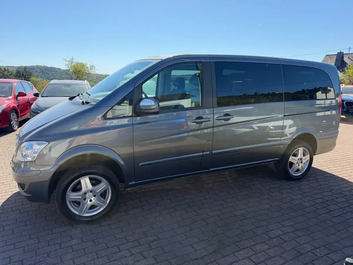 Gebraucht Mercedes Viano Edition 163 PS (119 kW) 2011 Grau Van / Kleinbus