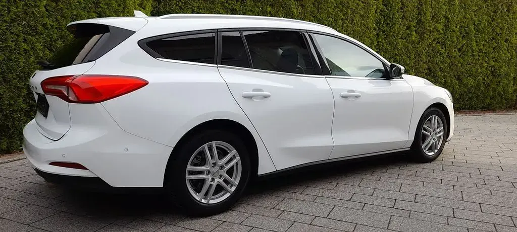 Gebraucht Ford Focus Cool & Connect 120 PS (88 kW) 2019 Weiß Kombi