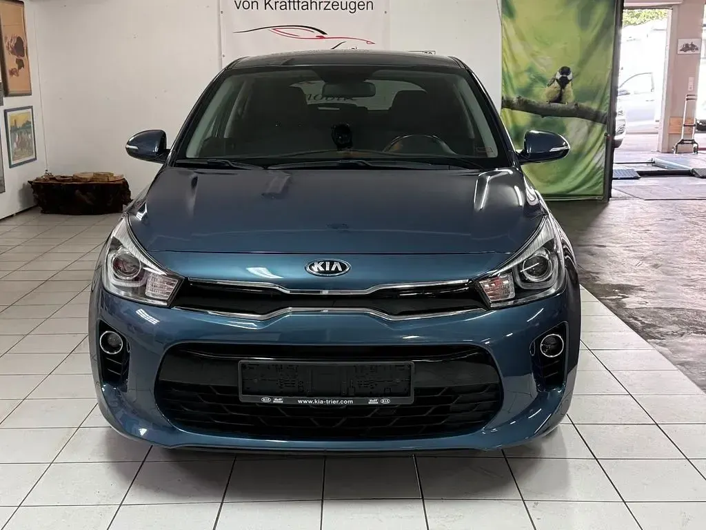 Gebraucht Kia Rio DREAM-TEAM Edition 101 PS (74 kW) 2020 Blau Limousine