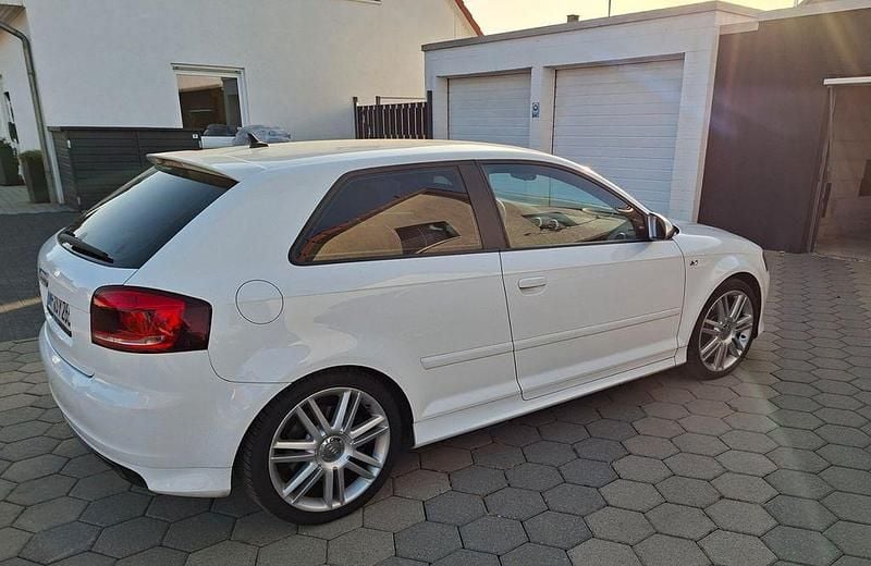 Gebraucht Audi S3 Sport 265 PS (194 kW) 2007 Weiß Kleinwagen