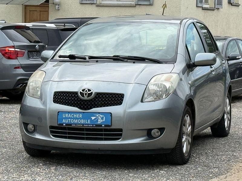 Silber Gebraucht 2008 Toyota Yaris Team Limousine | 2.990 € (Guter Preis) - Bild 1/4