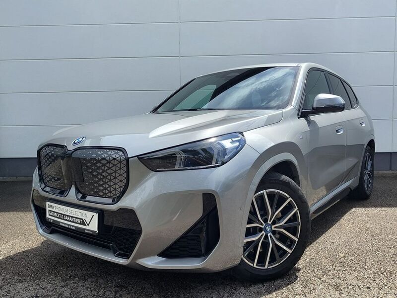 Silber Gebraucht 2024 BMW iX1 M Sport SUV | 46.606 € (Etwas zu teuer) - Bild 1/4