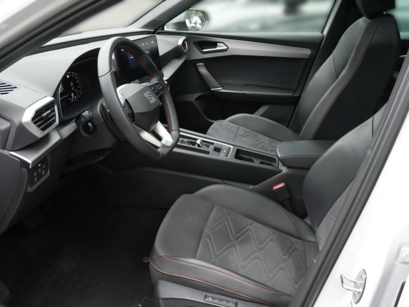 Gebraucht Seat Leon 204 PS (150 kW) 2021 Weiß Limousine