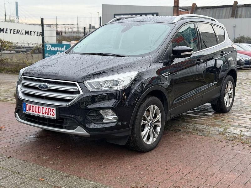 Schwarz Gebraucht 2018 Ford Kuga Titanium SUV | 8.999 € (Superpreis) - Bild 1/4