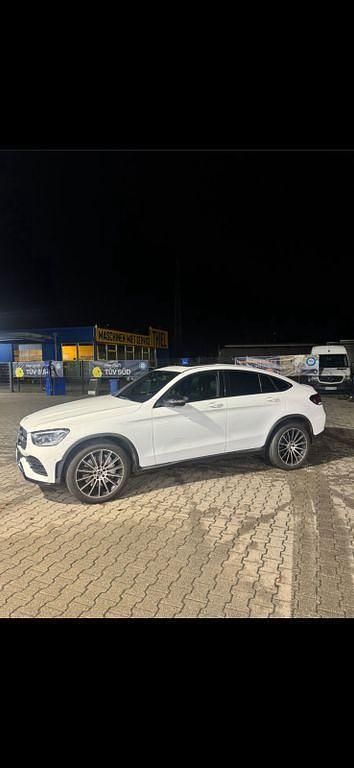 Weiß Gebraucht 2020 Mercedes GLC300 Coupé | 42.999 € (Etwas zu teuer) - Bild 1/4