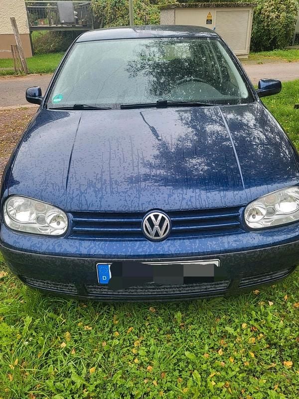 Blau Gebraucht 1999 VW Golf IV Kleinwagen | 550 € - Bild 1/4