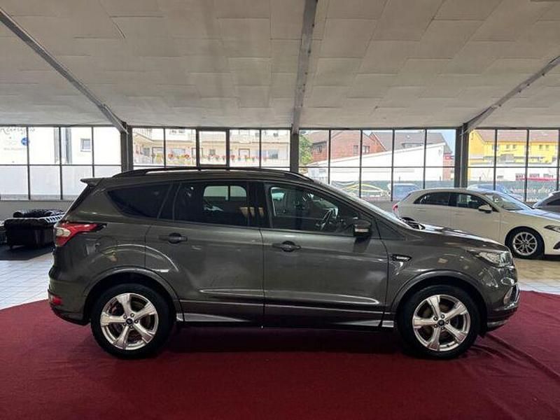 Gebraucht Ford Kuga ST-Line 260 PS (191 kW) 2017 Grau SUV