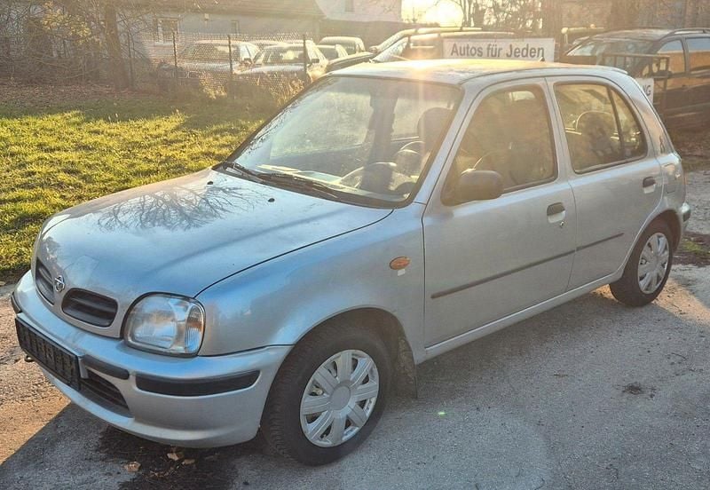 Silber Gebraucht 2000 Nissan Micra Kleinwagen | 999 € (Guter Preis) - Bild 1/4