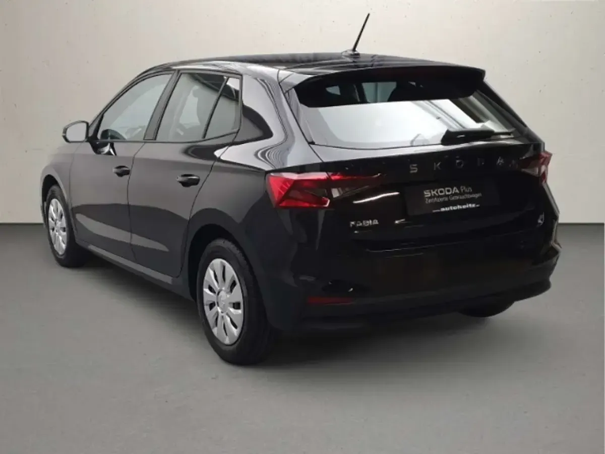 Gebraucht Skoda Fabia Essence 80 PS (58 kW) 2026 Schwarzmagic perleffekt Kleinwagen